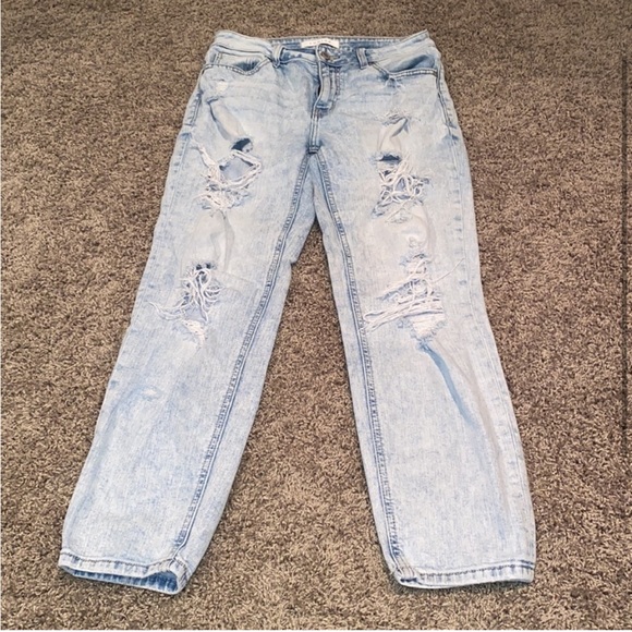 Eunina Ripped Jeans - Picture 2 of 5